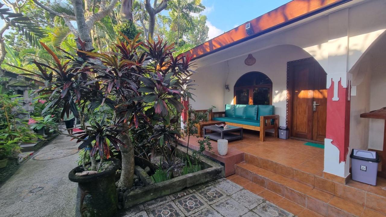 Catra Homestay Beach Apartments チャンディダサ エクステリア 写真