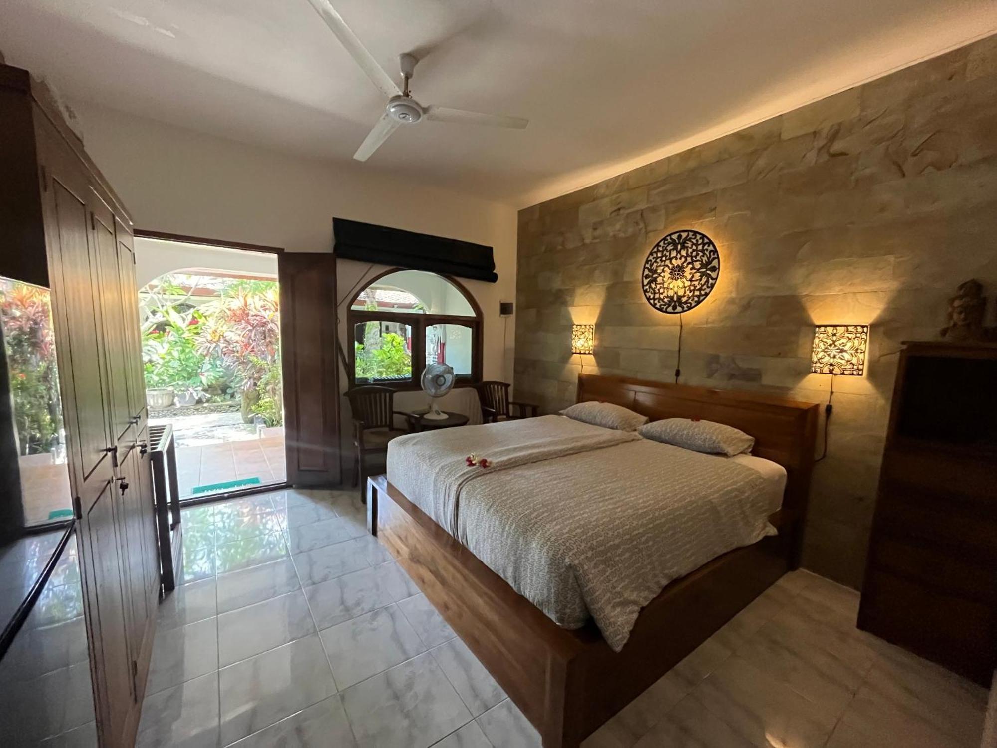 Catra Homestay Beach Apartments チャンディダサ エクステリア 写真